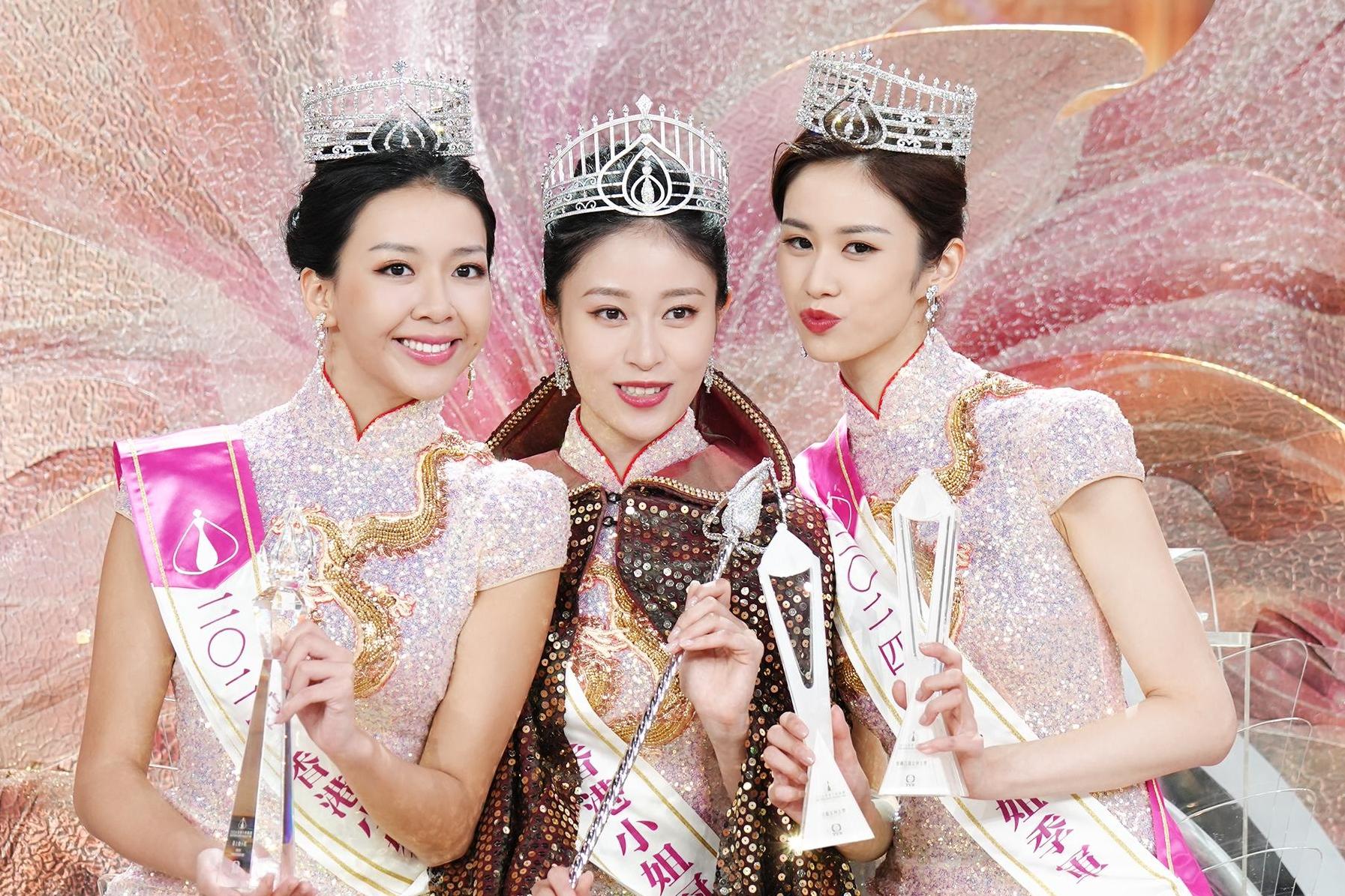   The new Miss Hong Kong! Ni Lelin, the champion of "City University Li Jiaxin", and Yang Ziyao, the third runner up of Beijing Film Girl