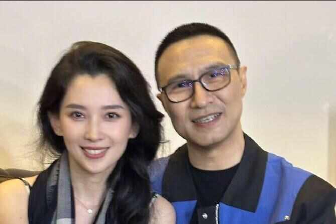  54岁汪峰与53岁宁静传绯闻，汪峰晒34岁正牌女友合照辟谣